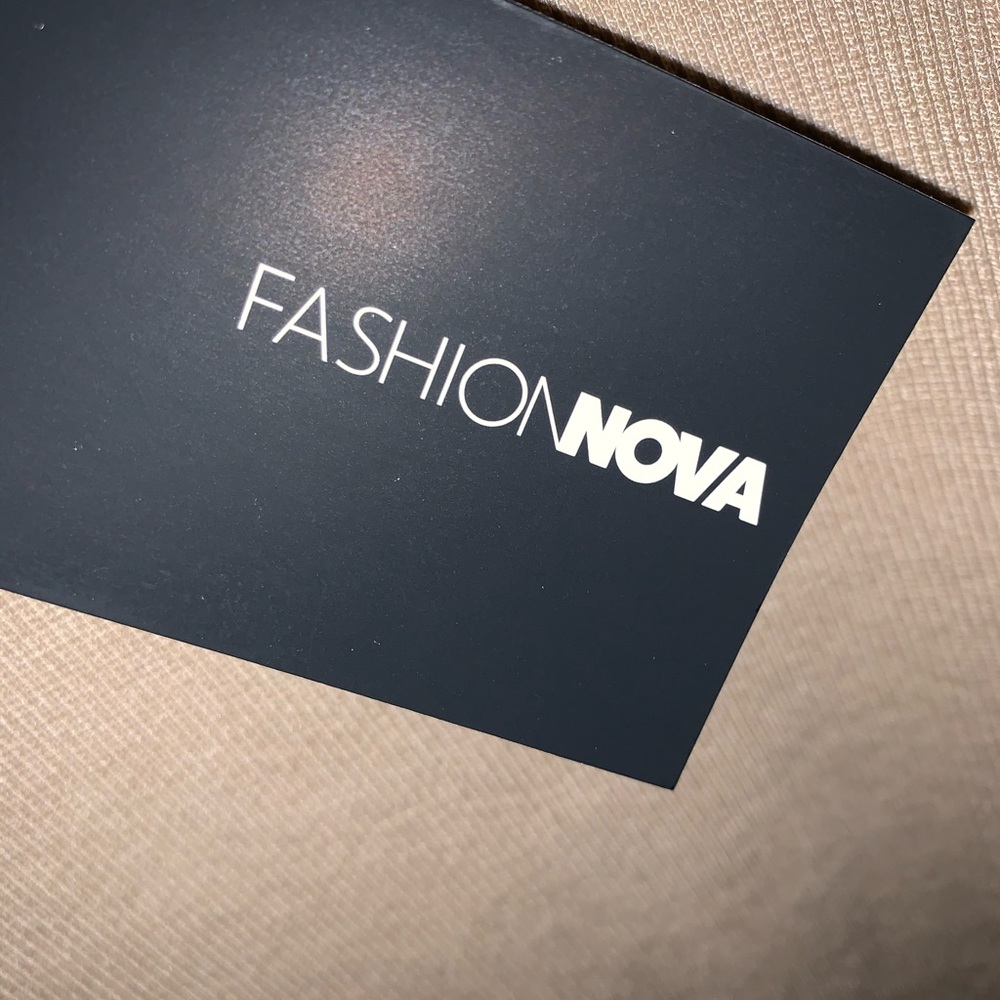 Fashion nova dress - Picture 3 of 4